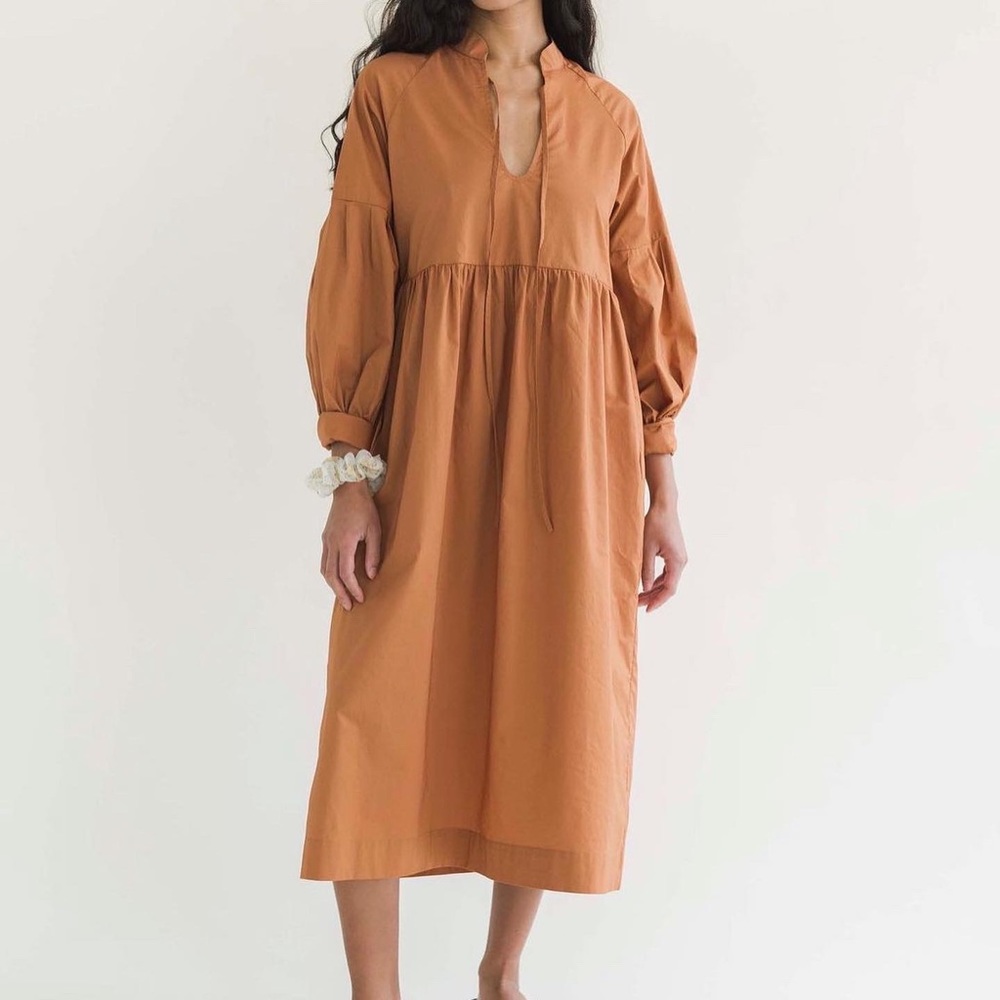 A Bronze Age Relaxed Puff Sleeve Midi Dress in Warm Rust
